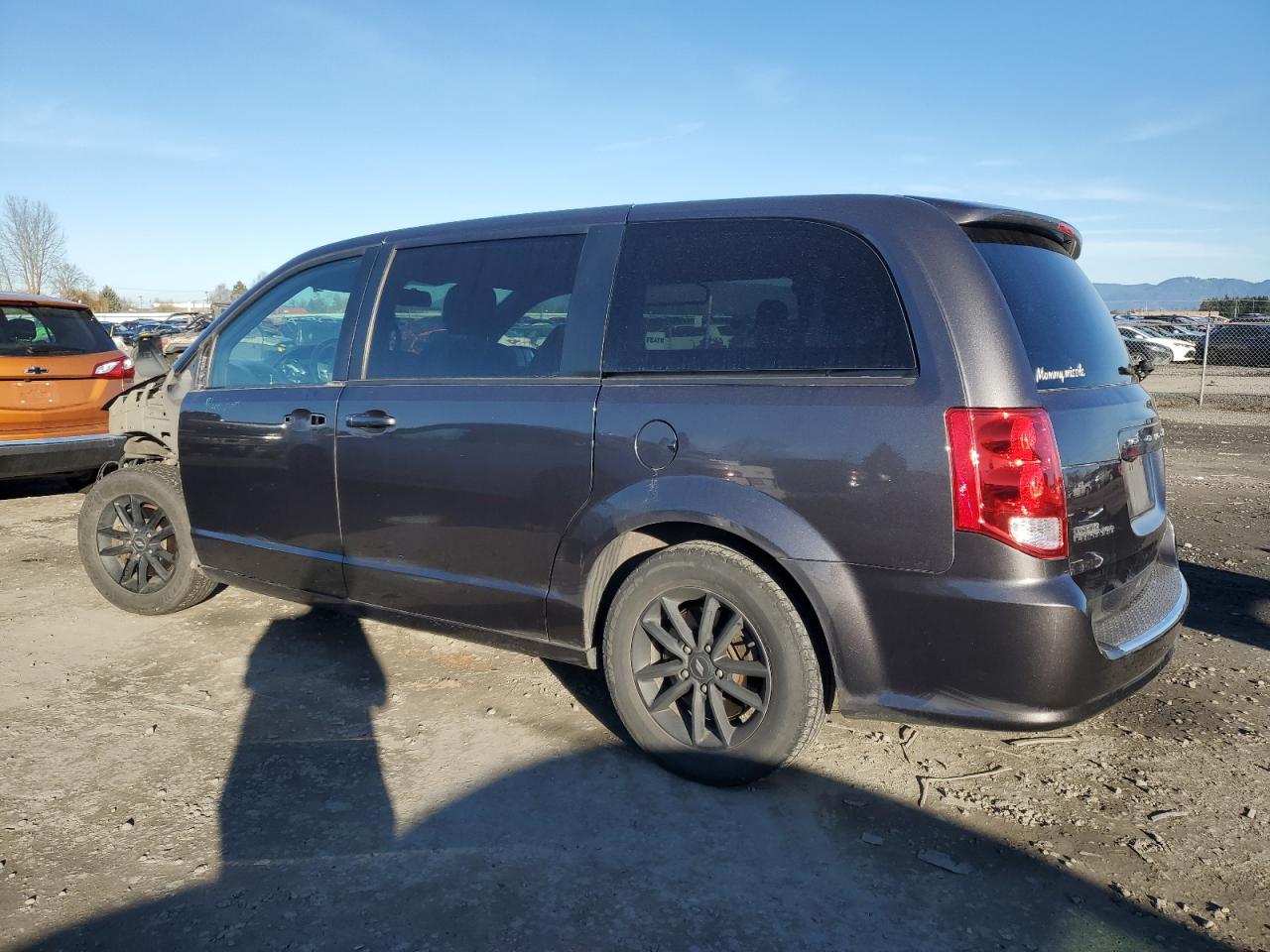 2019 Dodge Caravan - Image 2