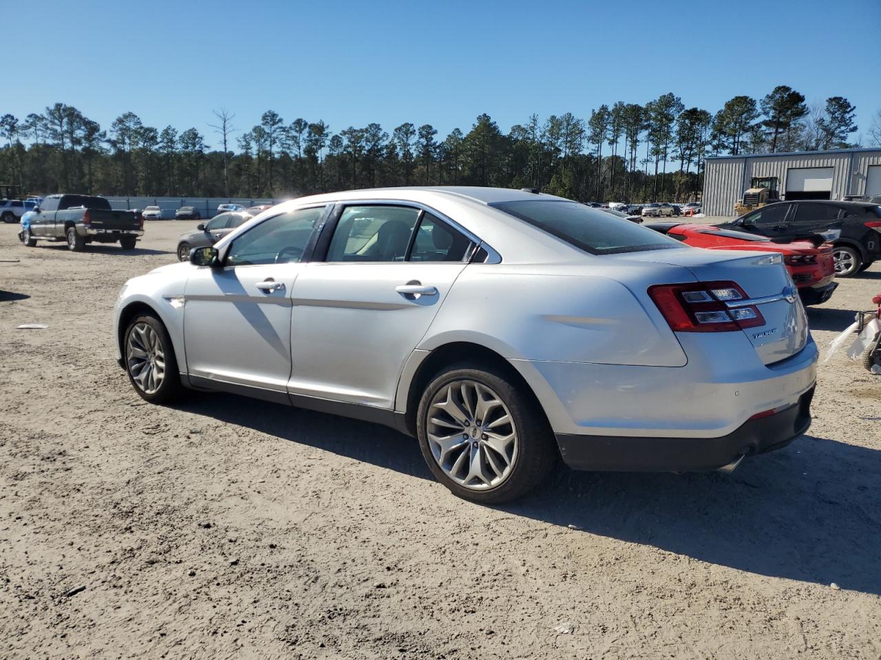 2015 Ford Taurus - Image 2