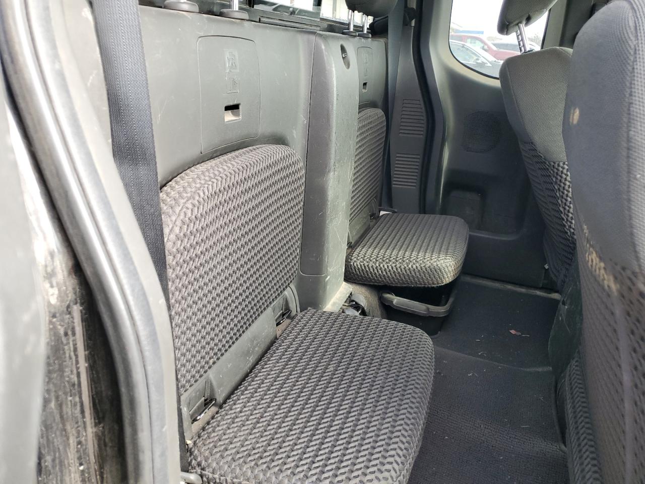 2015 Nissan Navara (Frontier) - Image 10