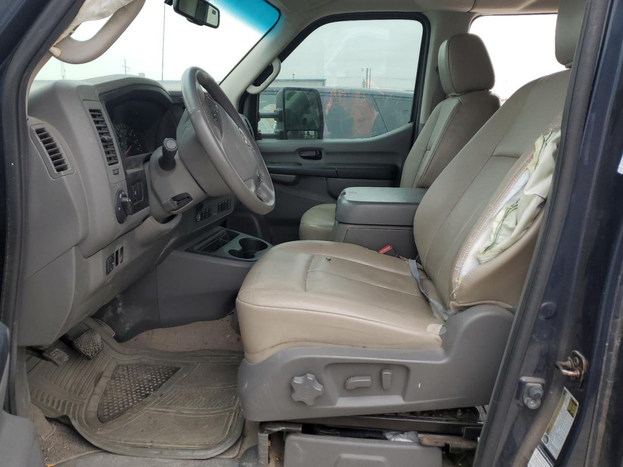 2015 Nissan NV - Image 7