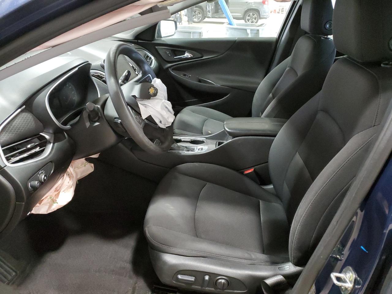 2022 Chevrolet Malibu - Image 7