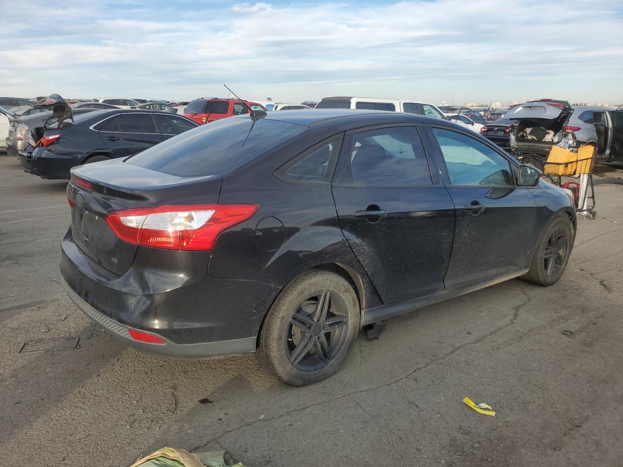 VIN 1FADP3F21DL296566 2013 FORD FOCUS no.3