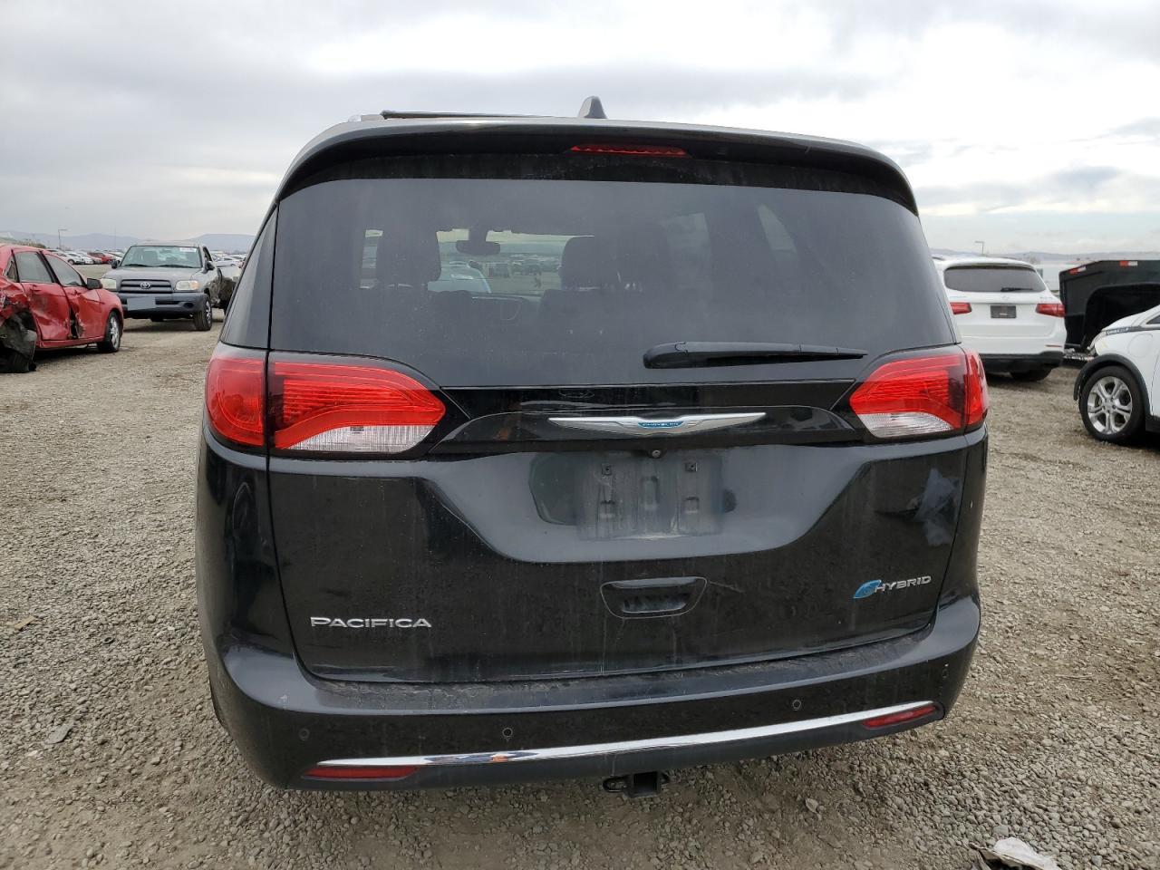 2018 Chrysler Pacifica Hybrid Touring L VIN: 2C4RC1L73JR230183 Lot: 89147795