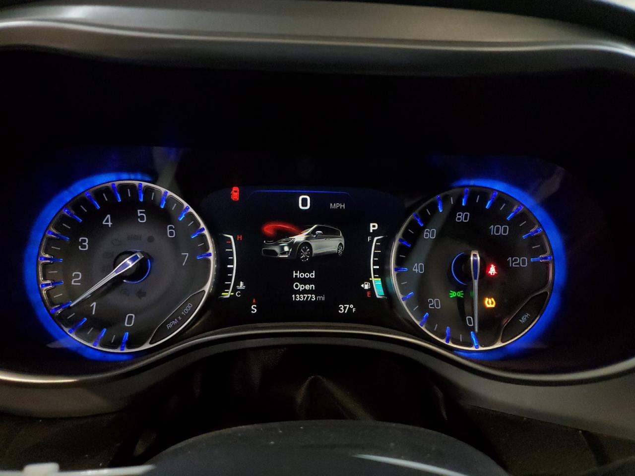 2018 Chrysler Pacifica - Image 9