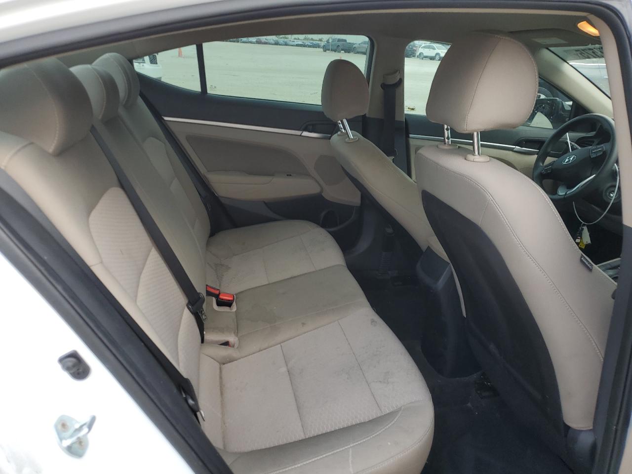 2019 Hyundai Elantra - Image 11