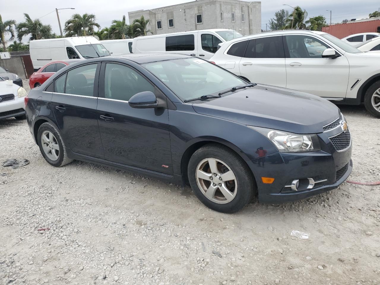 VIN 1G1PC5SB7E7451757 2014 CHEVROLET CRUZE no.4