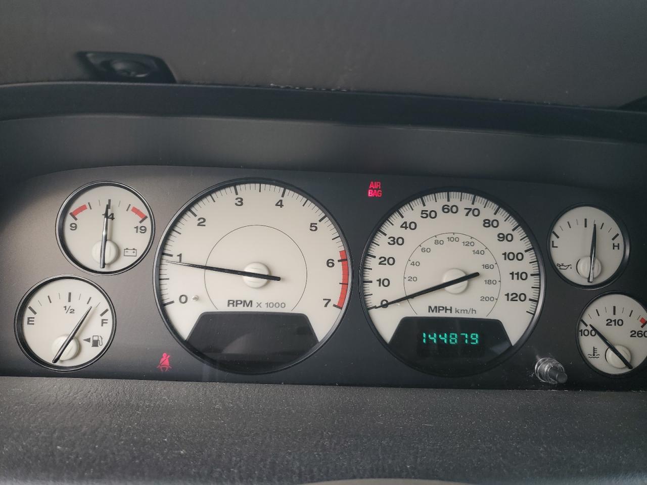 2004 Jeep Grand Cherokee - Image 9
