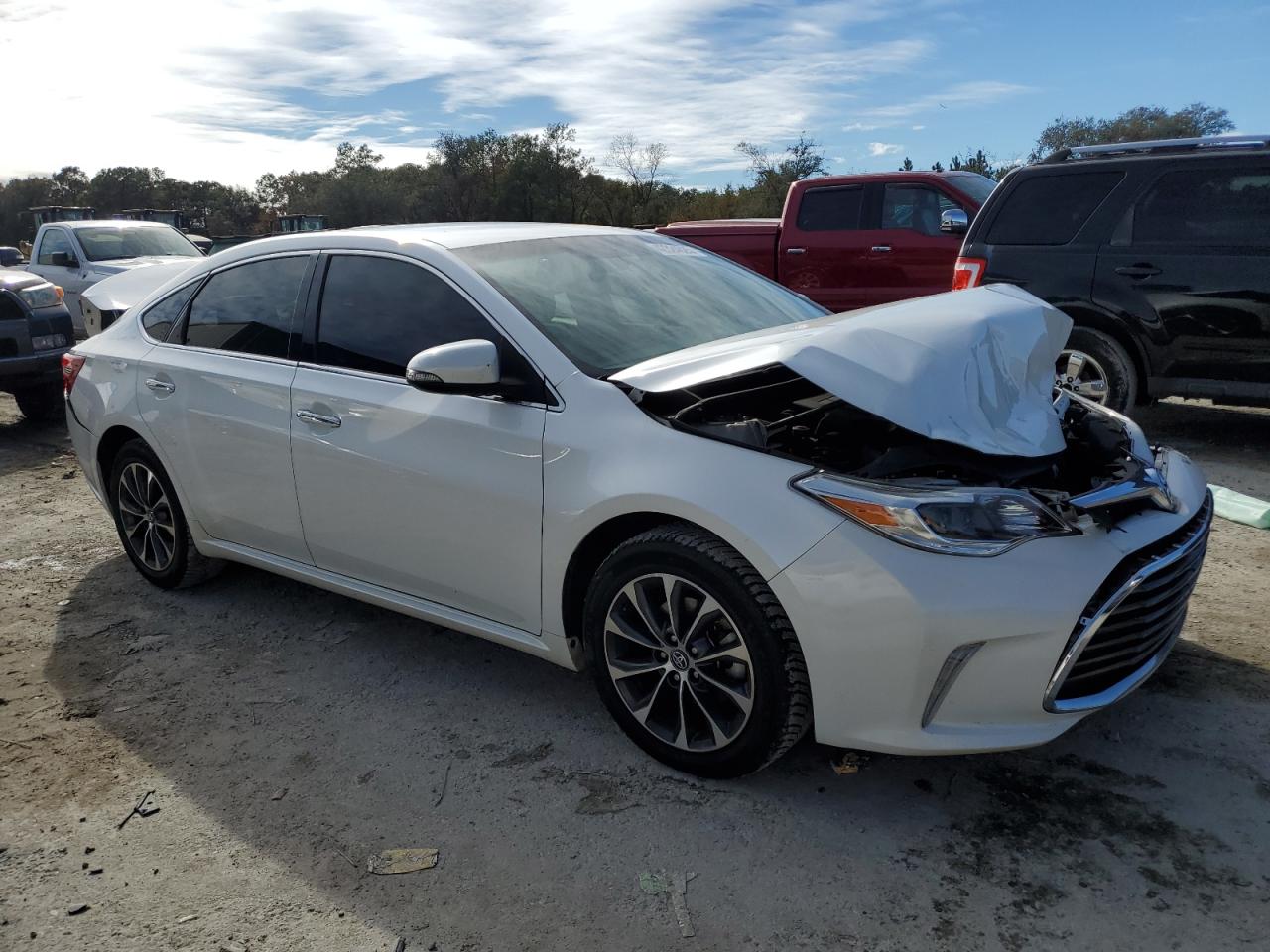 2016 Toyota Avalon - Image 4