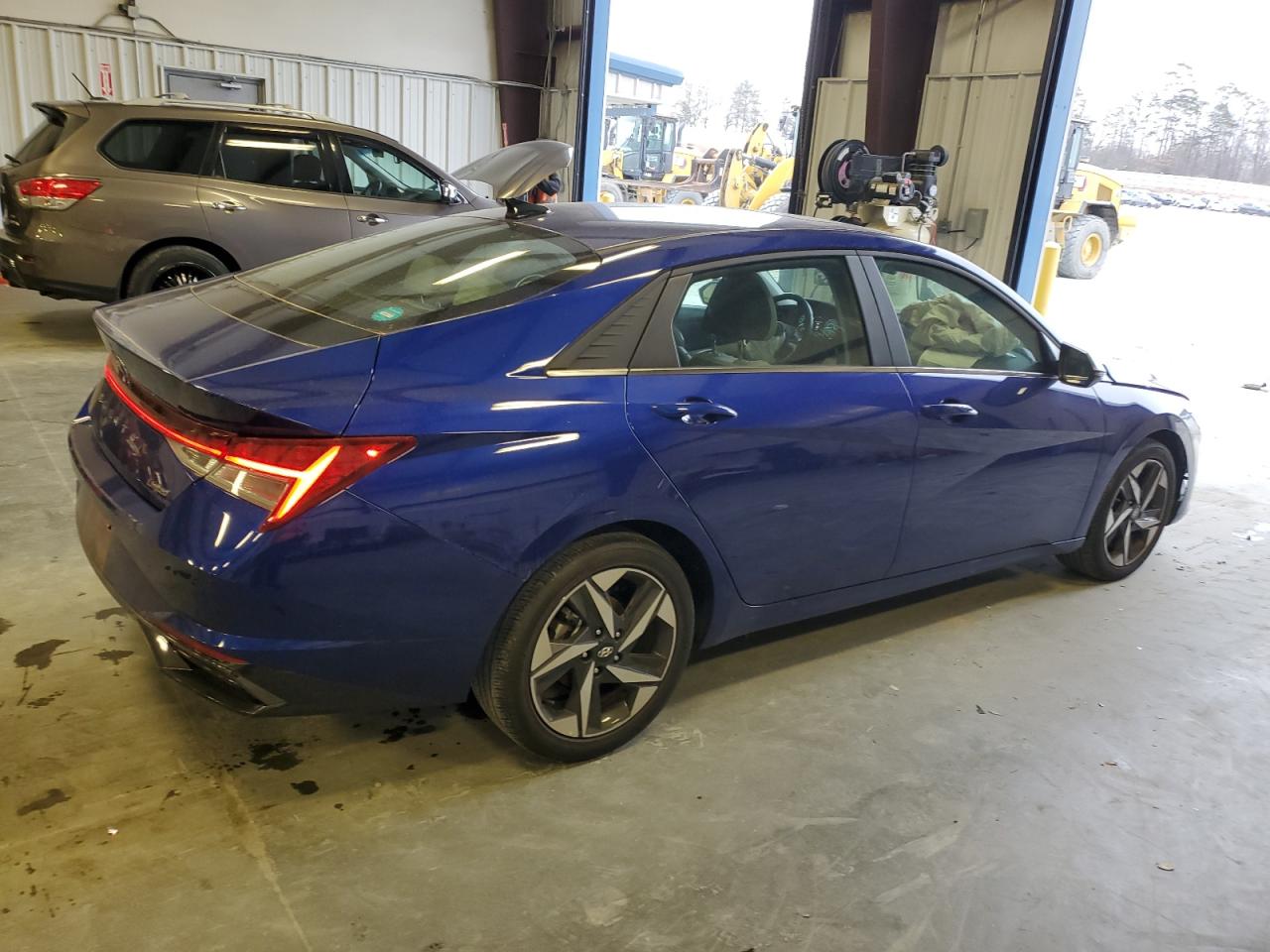 2022 Hyundai Elantra - Image 3