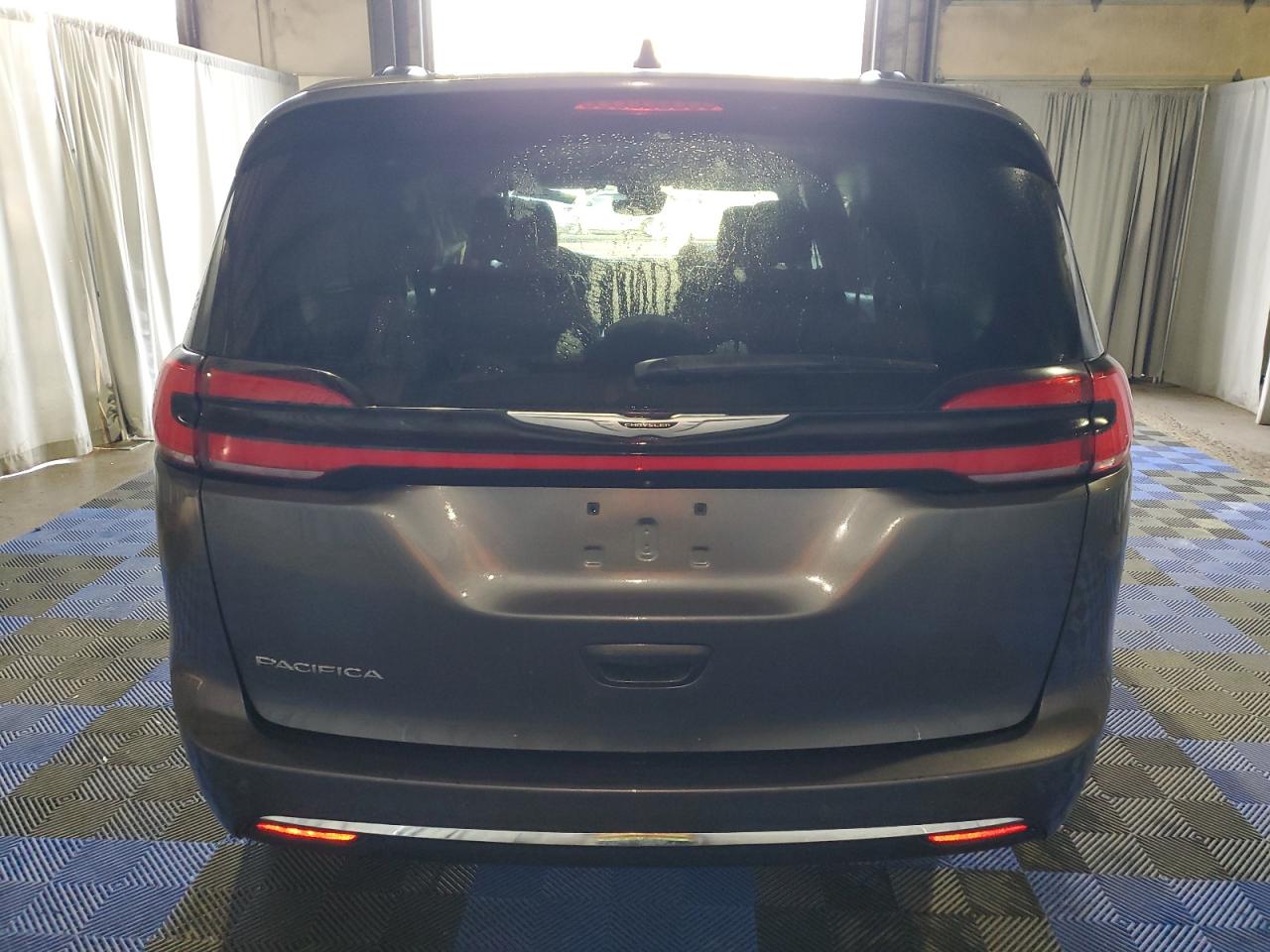 2022 Chrysler Pacifica - Image 6