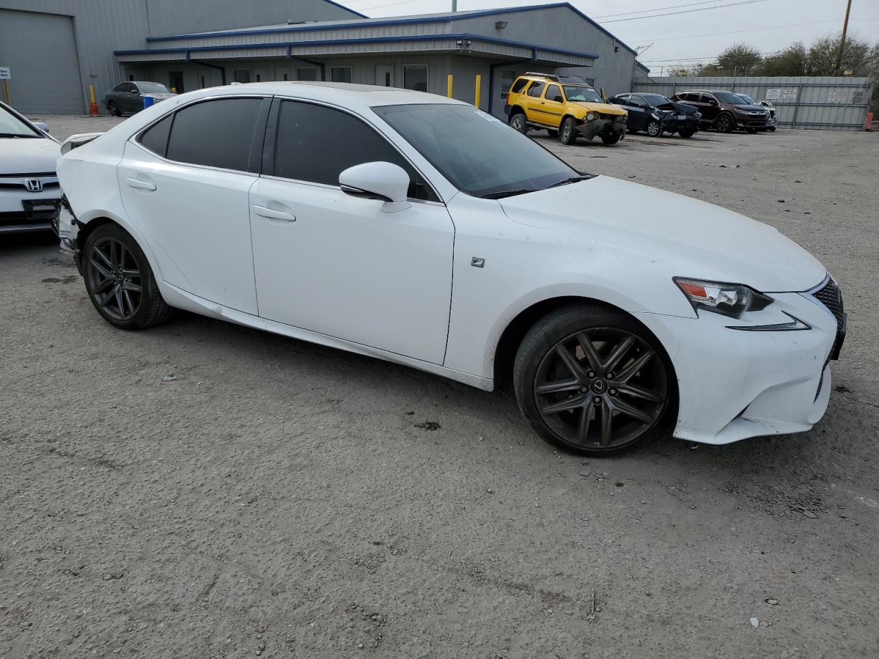 2016 Lexus IS - Image 4