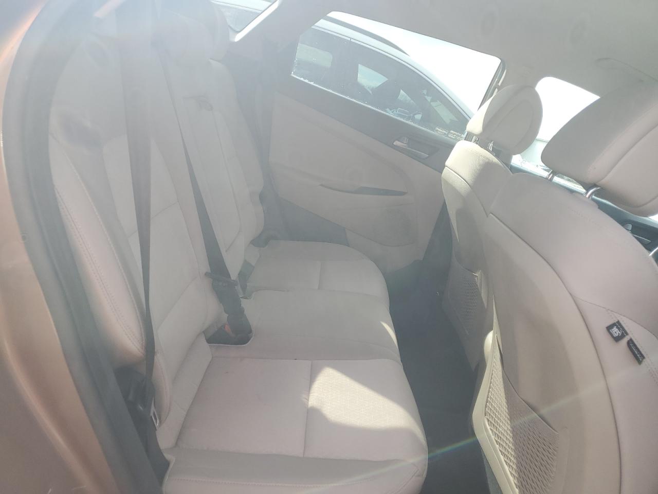 2016 Hyundai Tucson - Image 11