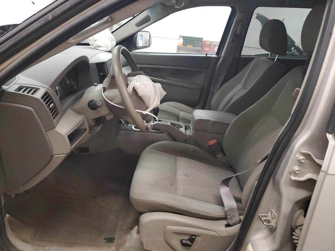 2007 Jeep Grand Cherokee - Image 7