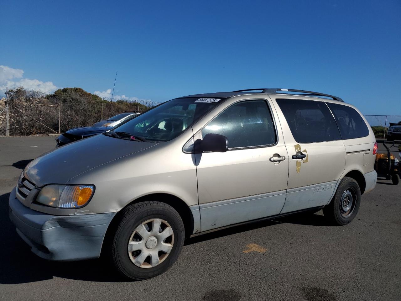 2002 Toyota Sienna - Image 1