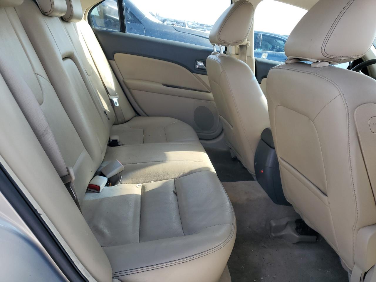 2010 Ford Fusion - Image 10