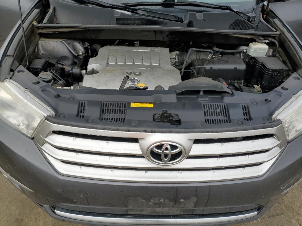 2013 Toyota Highlander - Image 12