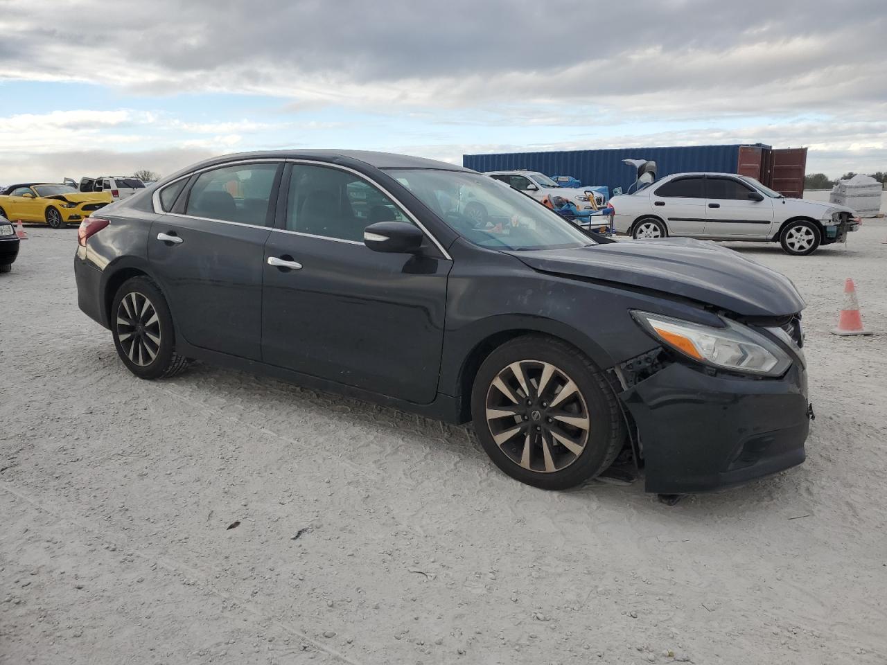 2018 Nissan Altima - Image 4
