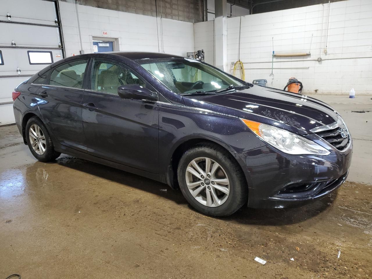 2011 Hyundai Sonata - Image 4