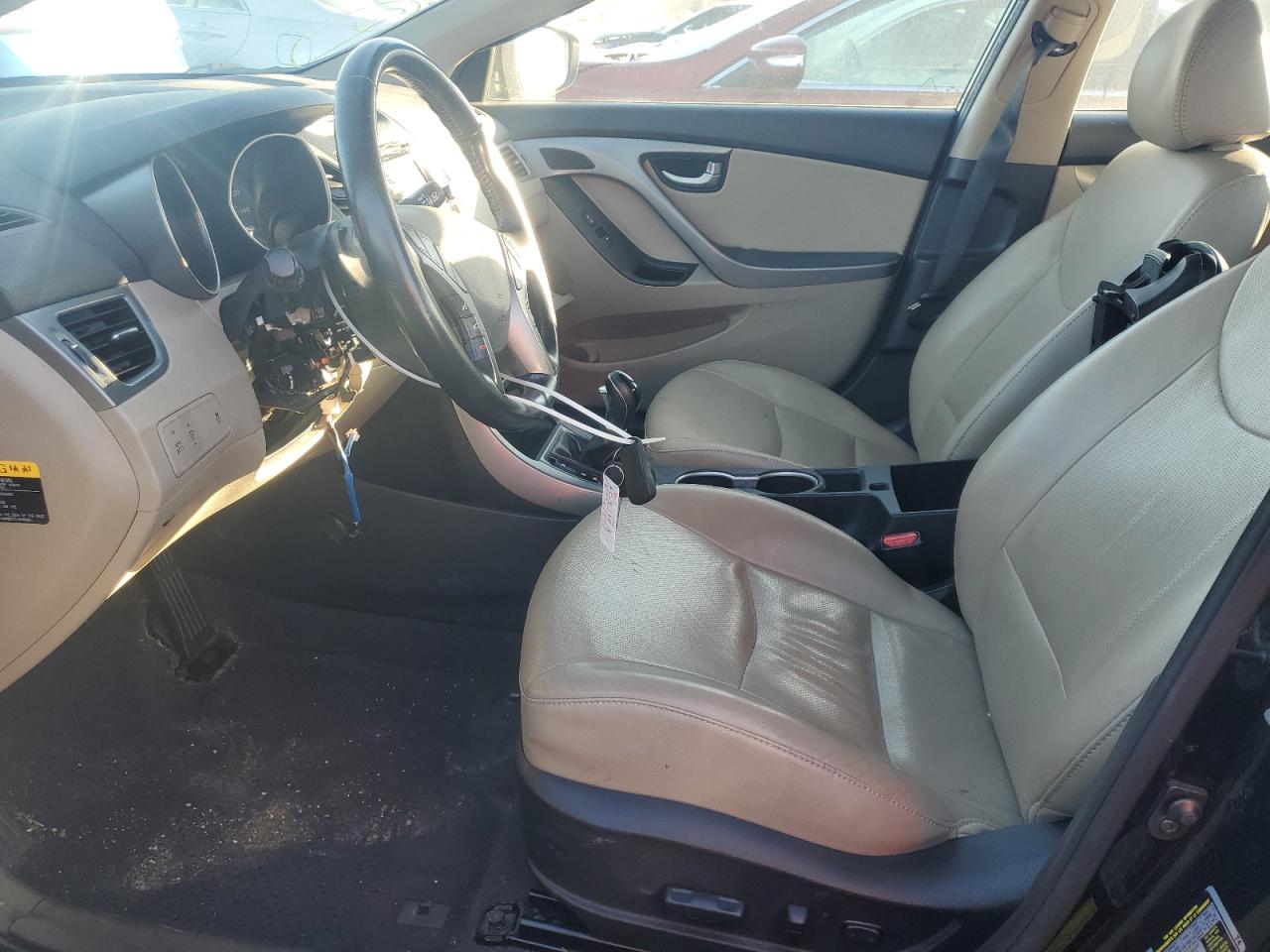 2014 Hyundai Elantra - Image 7