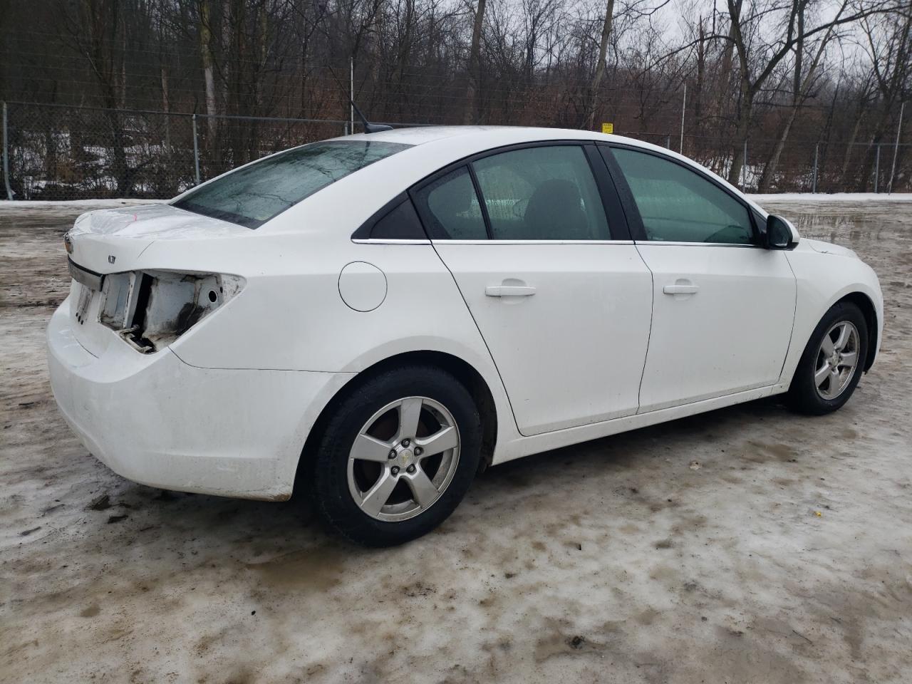 2014 Chevrolet Cruze - Image 3