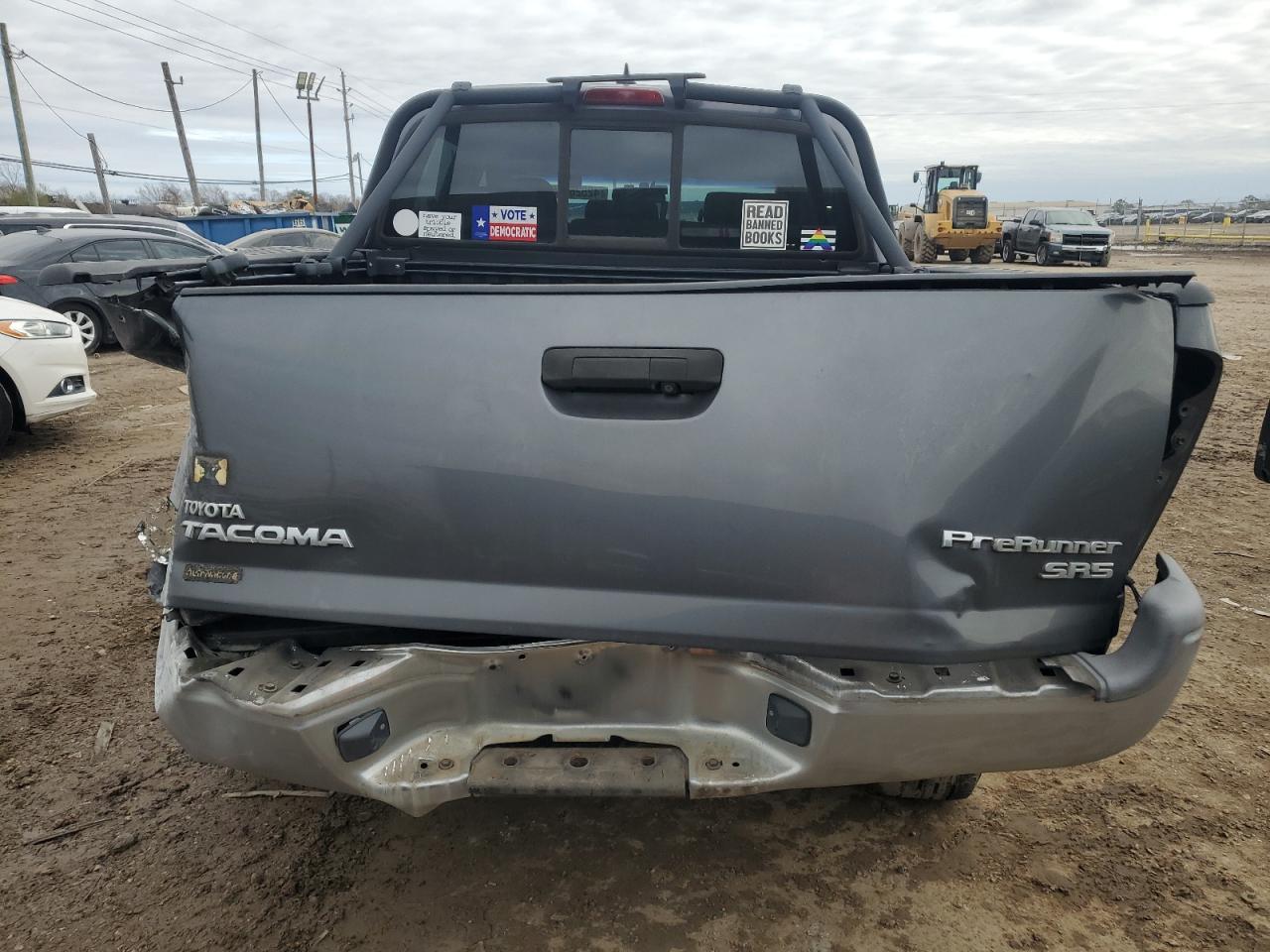 2014 Toyota Tacoma - Image 6