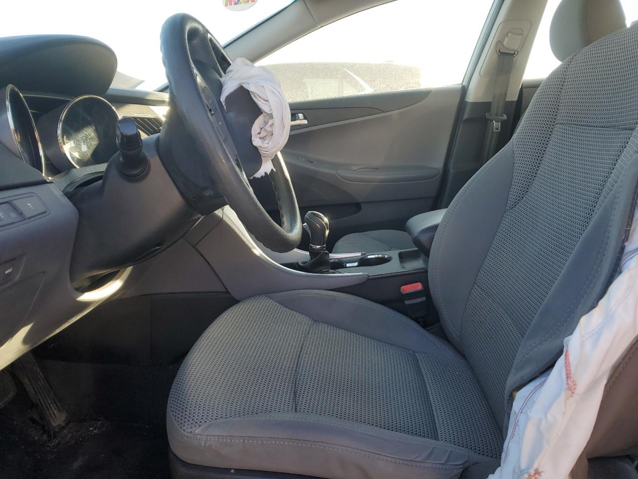 2012 Hyundai Sonata - Image 7