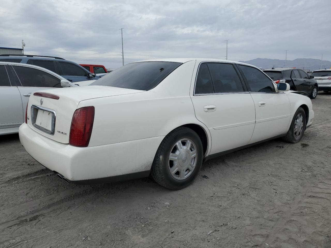 2004 Cadillac De Ville - Image 3