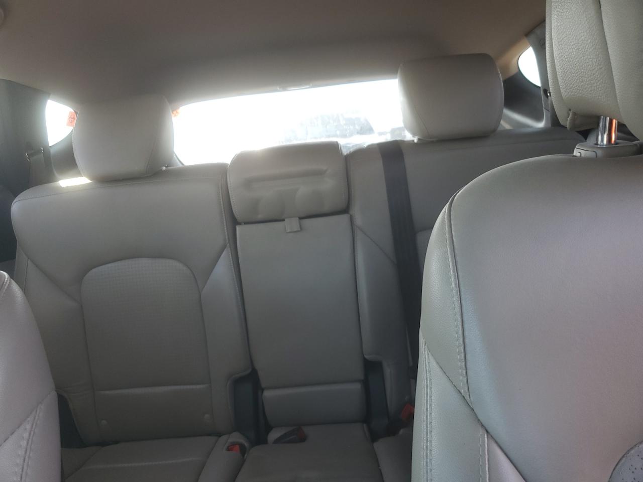 2014 Hyundai Santa Fe - Image 10