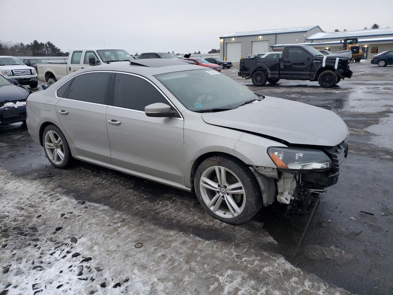 2014 Volkswagen Passat - Image 4