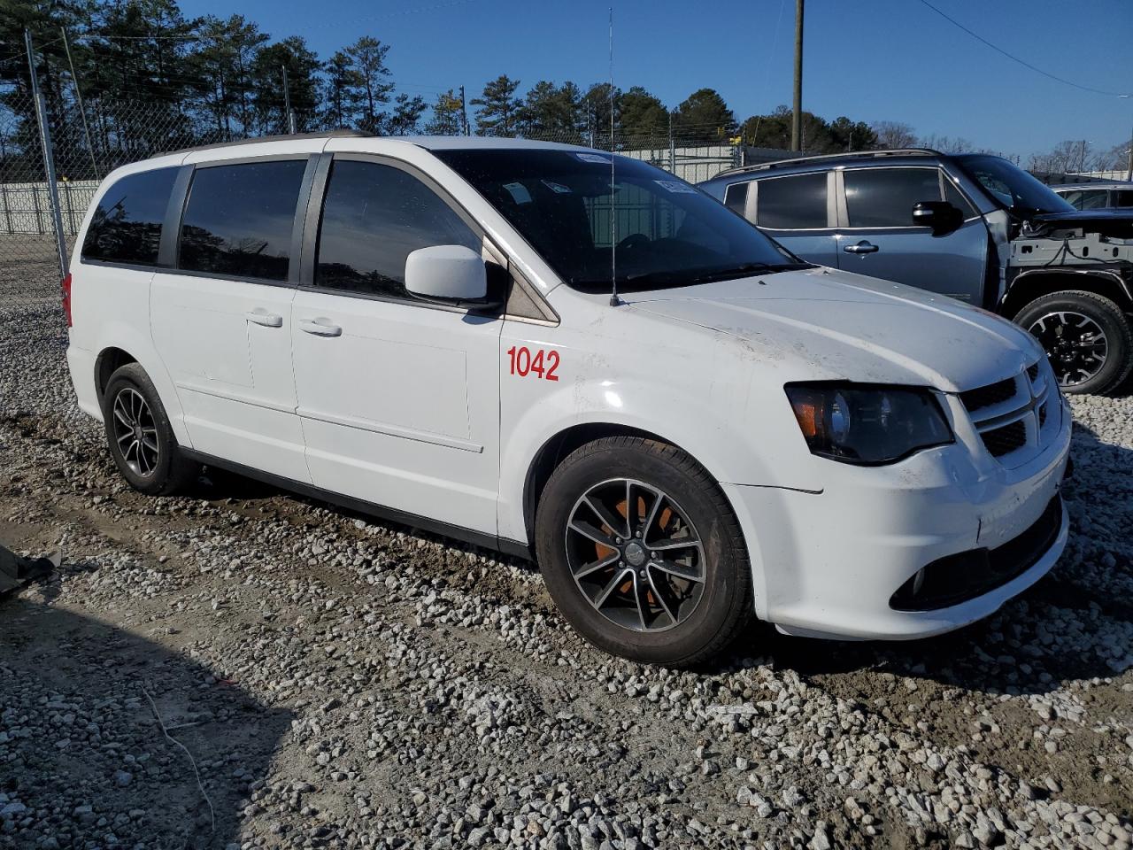 2017 Dodge Caravan - Image 4