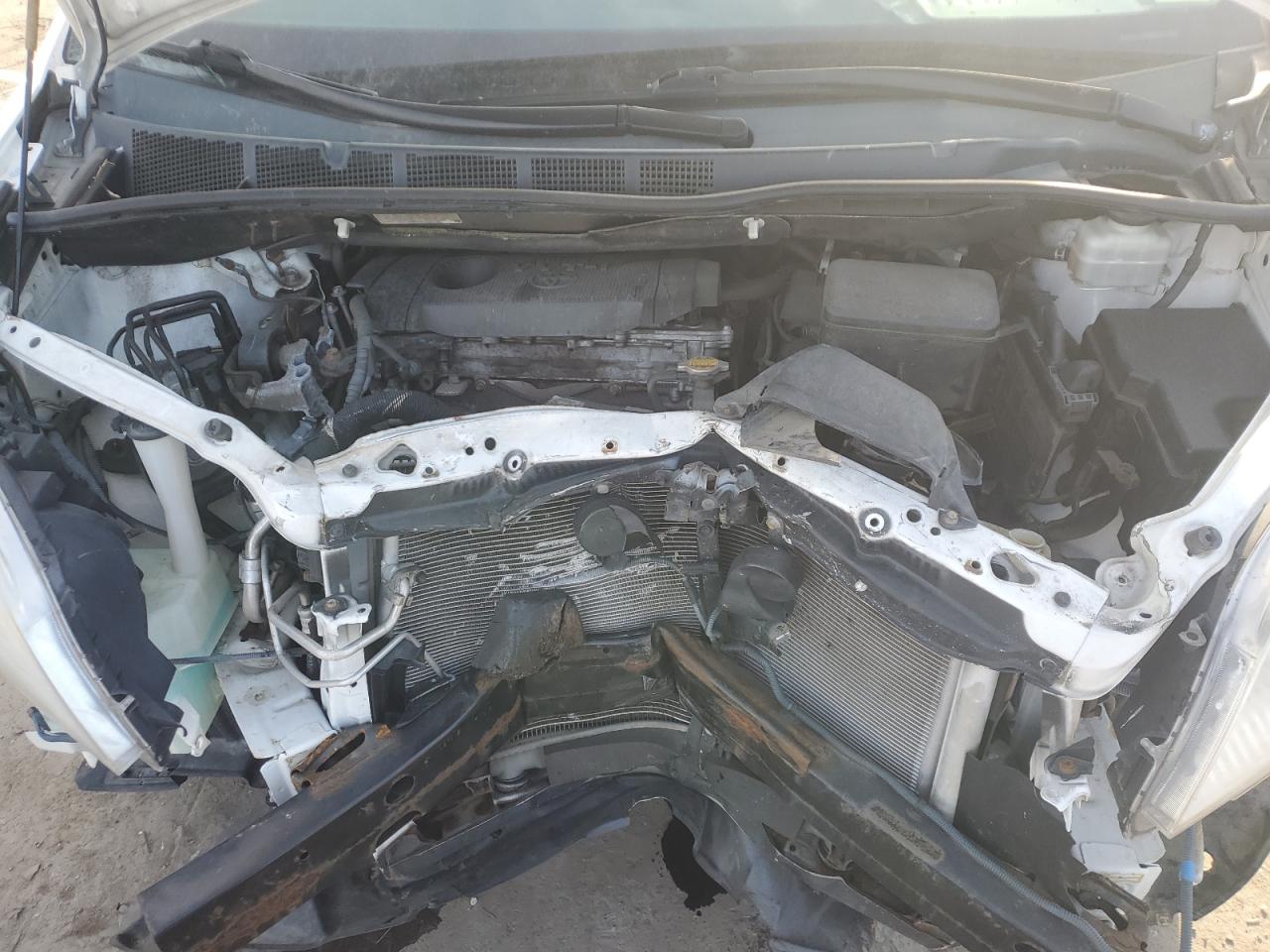 2011 Toyota Sienna - Image 12