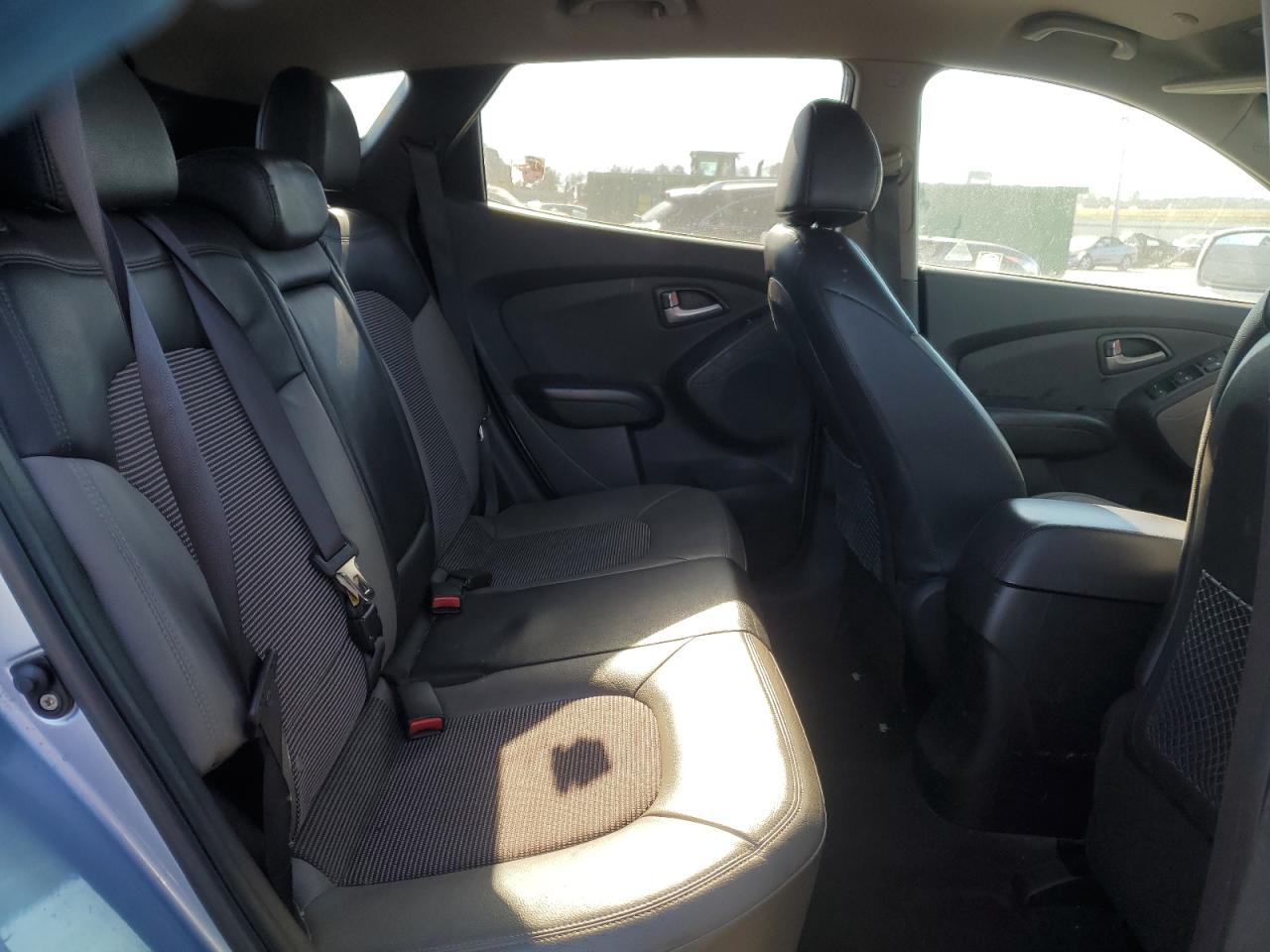2012 Hyundai Tucson - Image 11