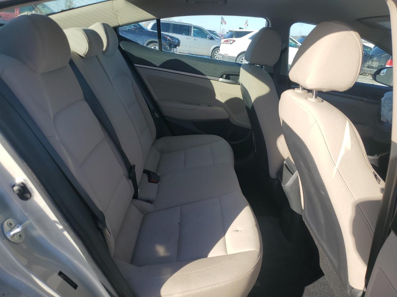 2017 Hyundai Elantra - Image 11