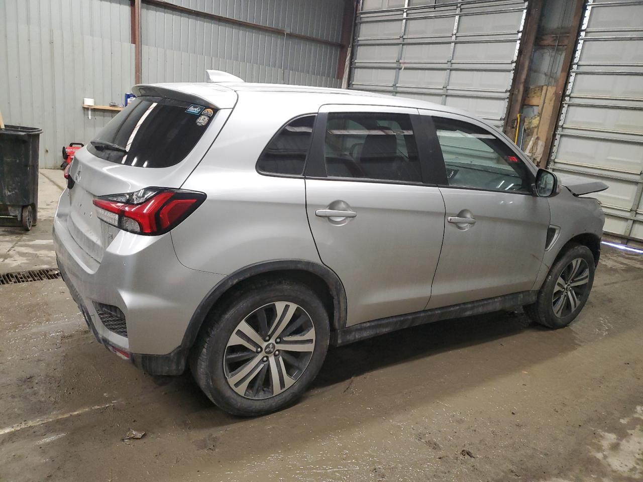 2020 Mitsubishi Outlander - Image 3