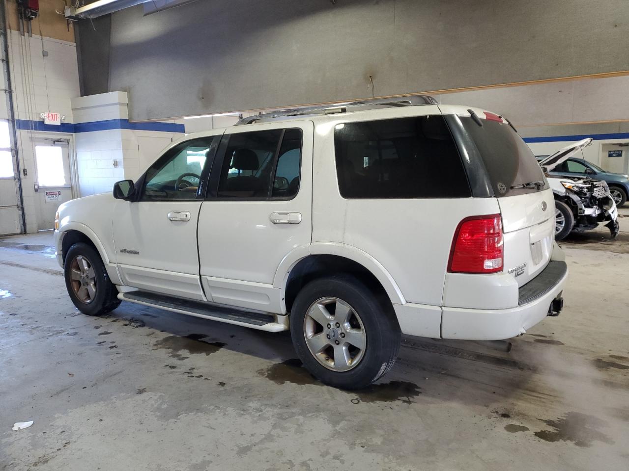 2004 Ford Explorer - Image 2