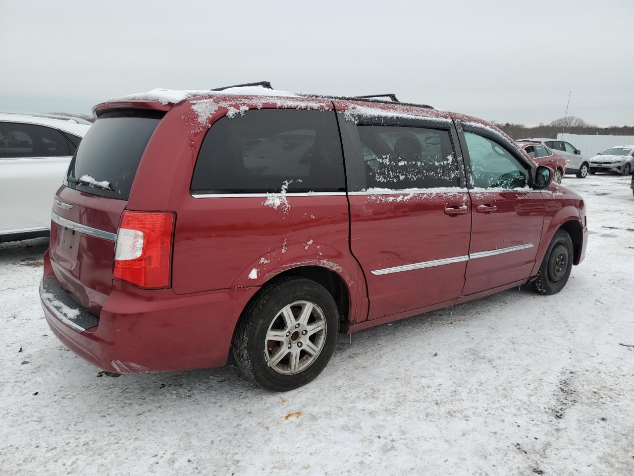 2011 Chrysler Town & Country - Image 3