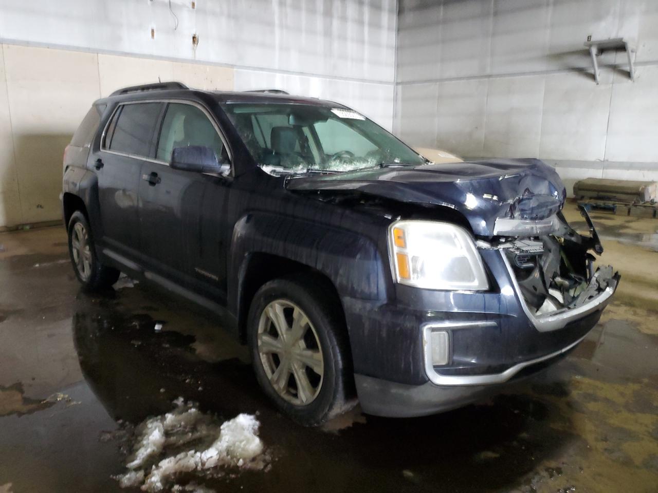 2017 GMC Terrain - Image 4