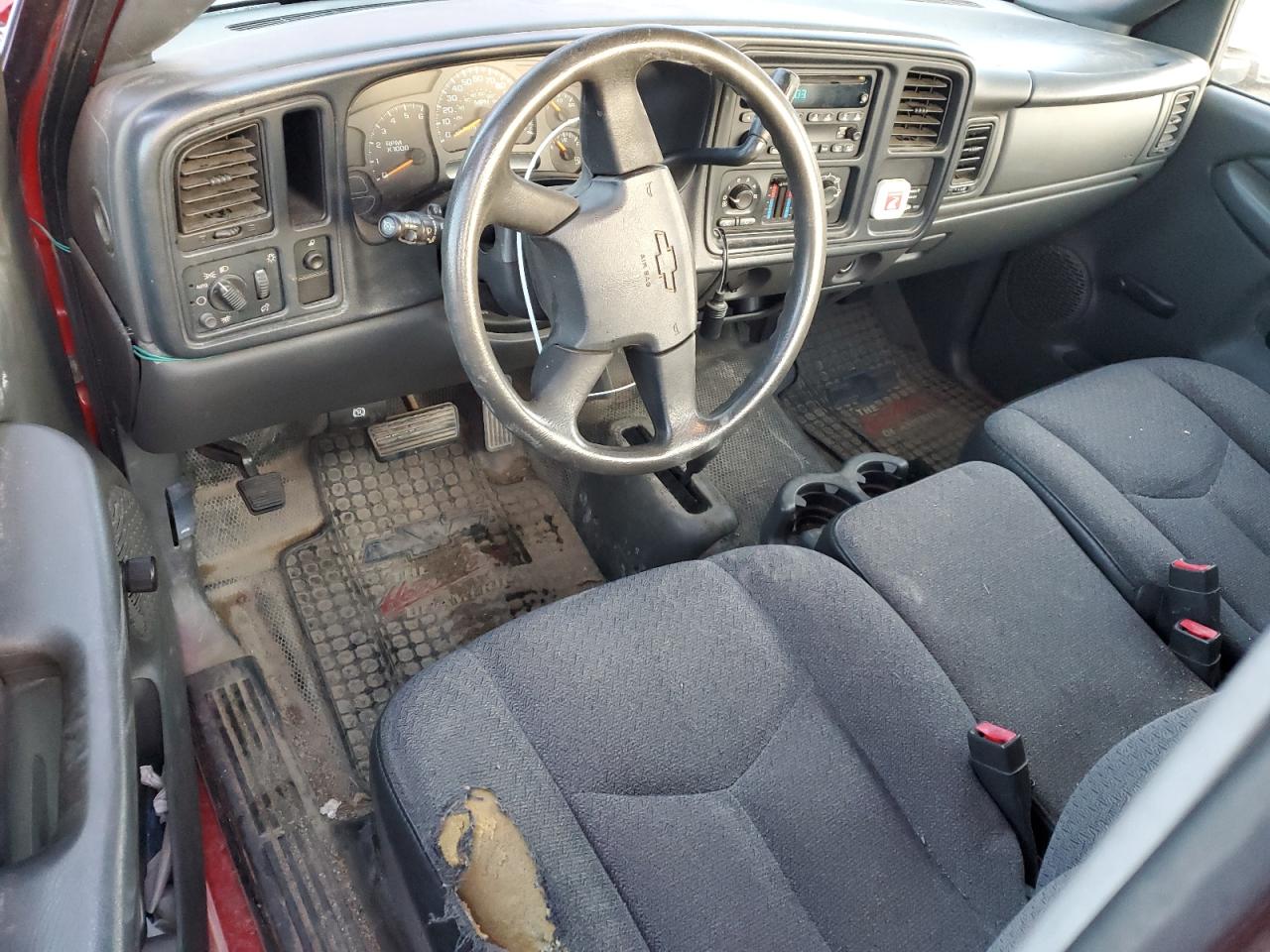 2004 Chevrolet Silverado - Image 8