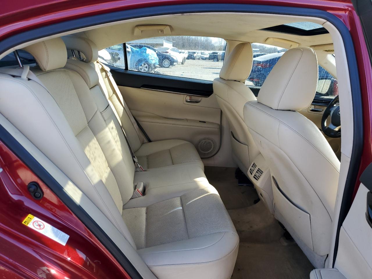 2015 Lexus ES - Image 10