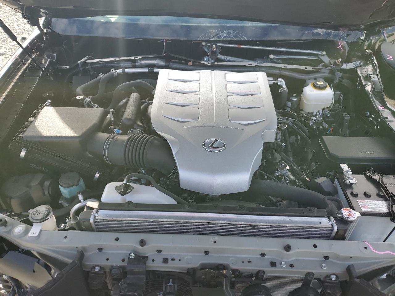 2023 Lexus GX - Image 12
