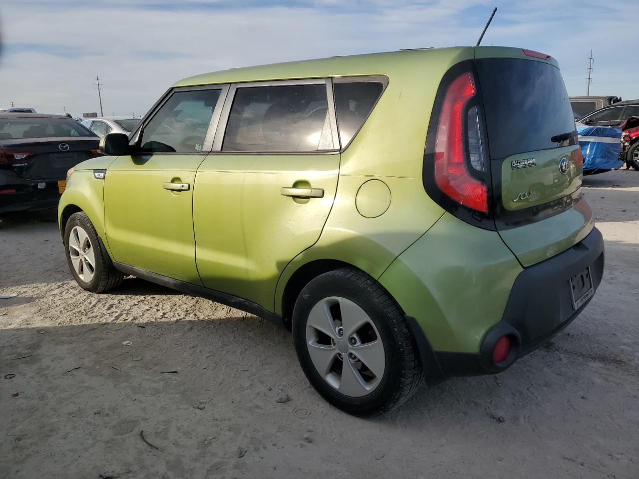 VIN KNDJN2A22F7799331 2015 KIA SOUL no.2