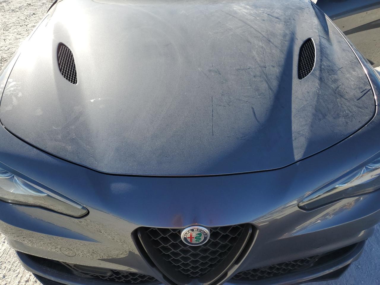 2019 Alfa Romeo Giulia - Image 12