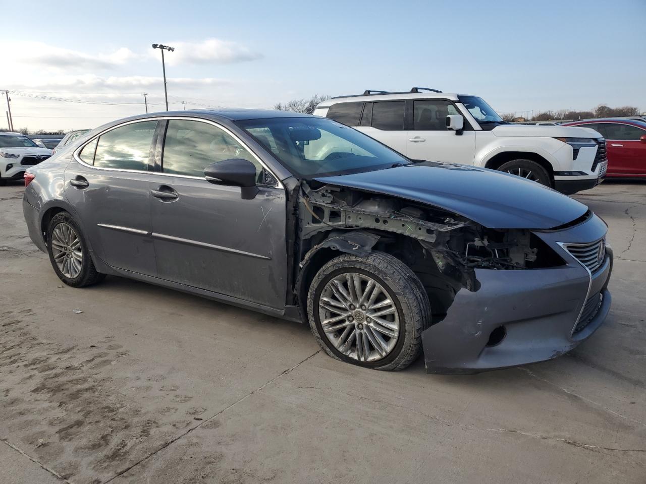 2015 Lexus ES - Image 4