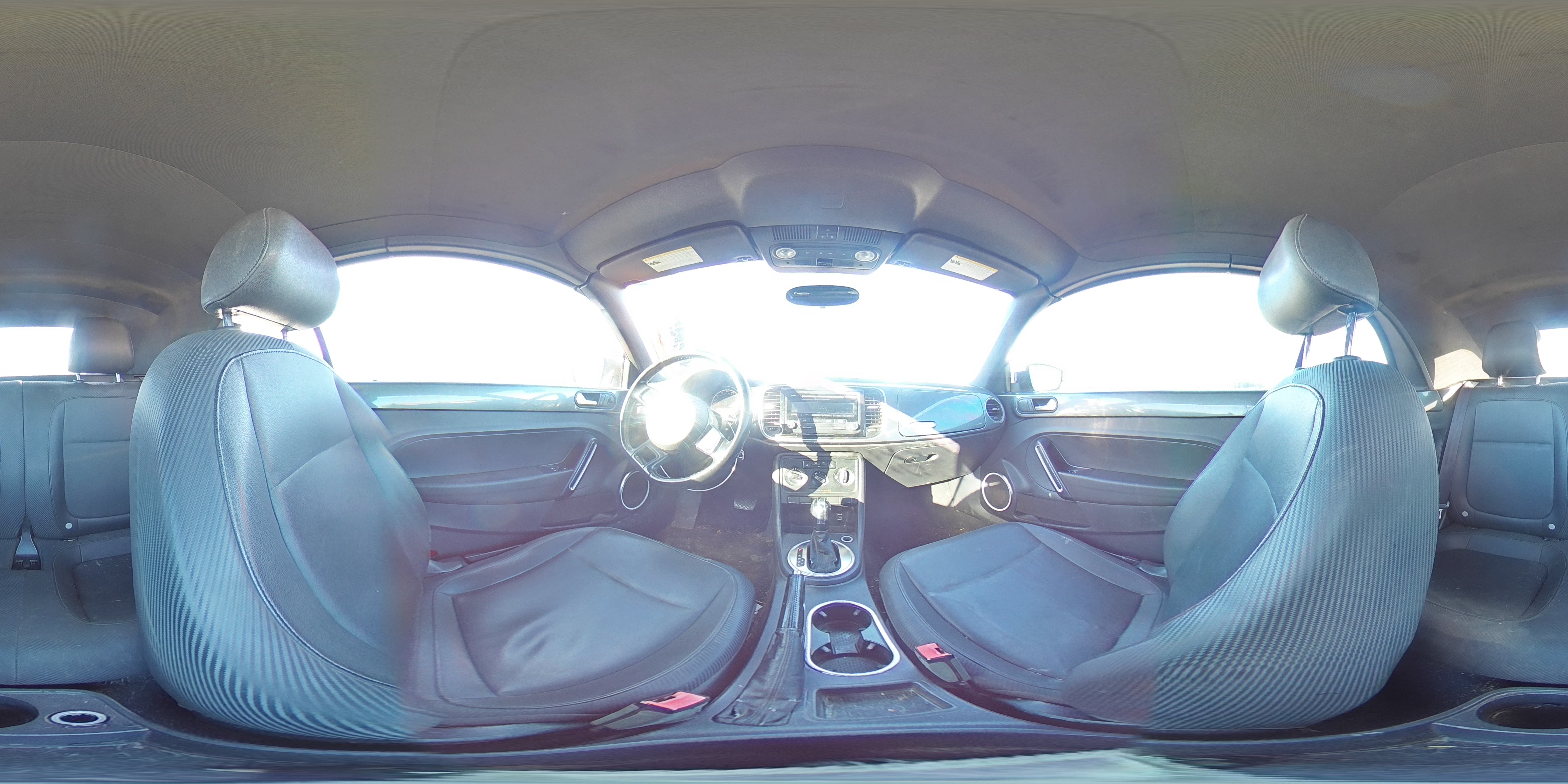 2013 Volkswagen Beetle - Image 13