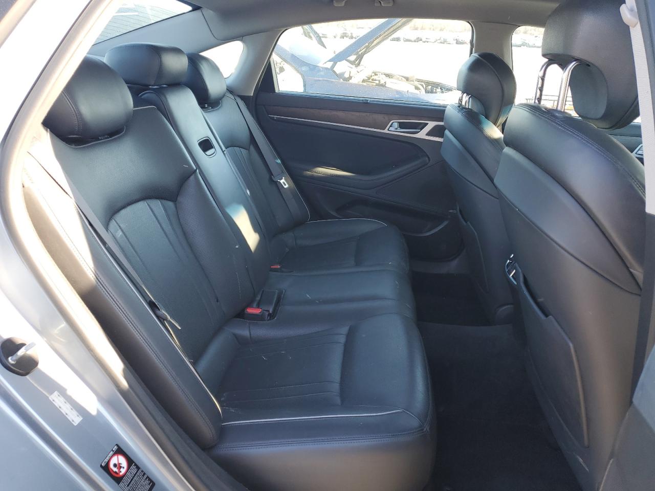 2017 Genesis G80 - Image 10