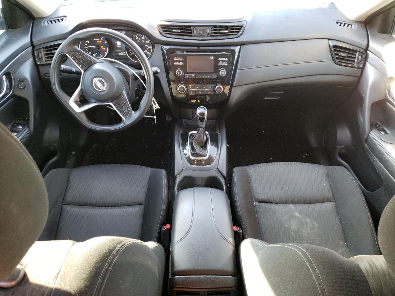 2017 Nissan Rogue - Image 8