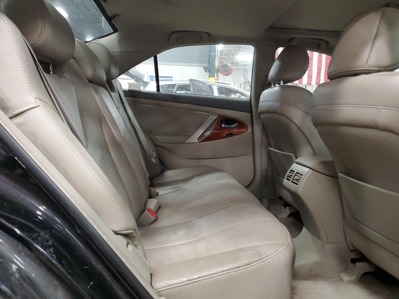 2008 Toyota Camry - Image 10