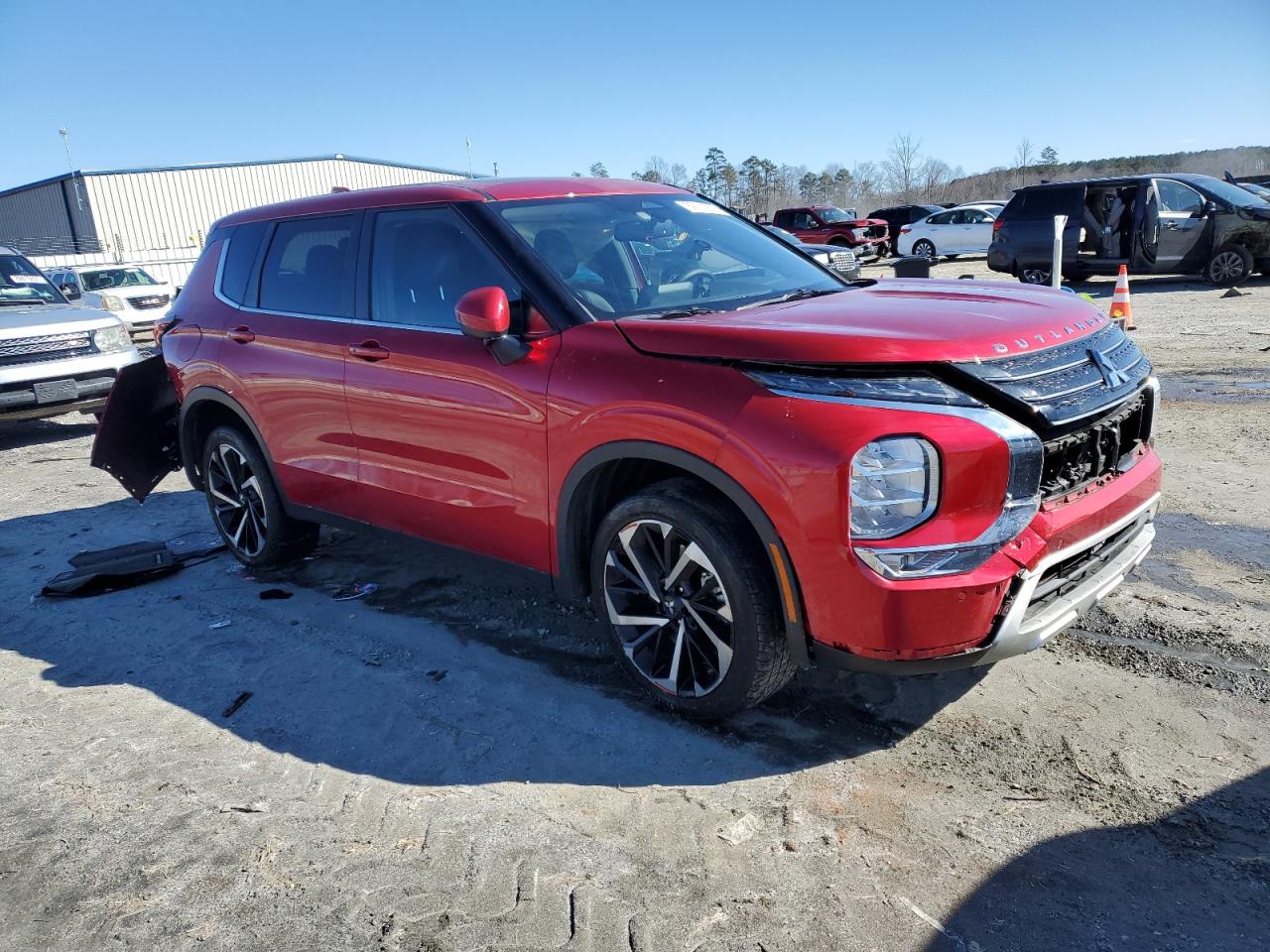 2024 Mitsubishi Outlander - Image 4