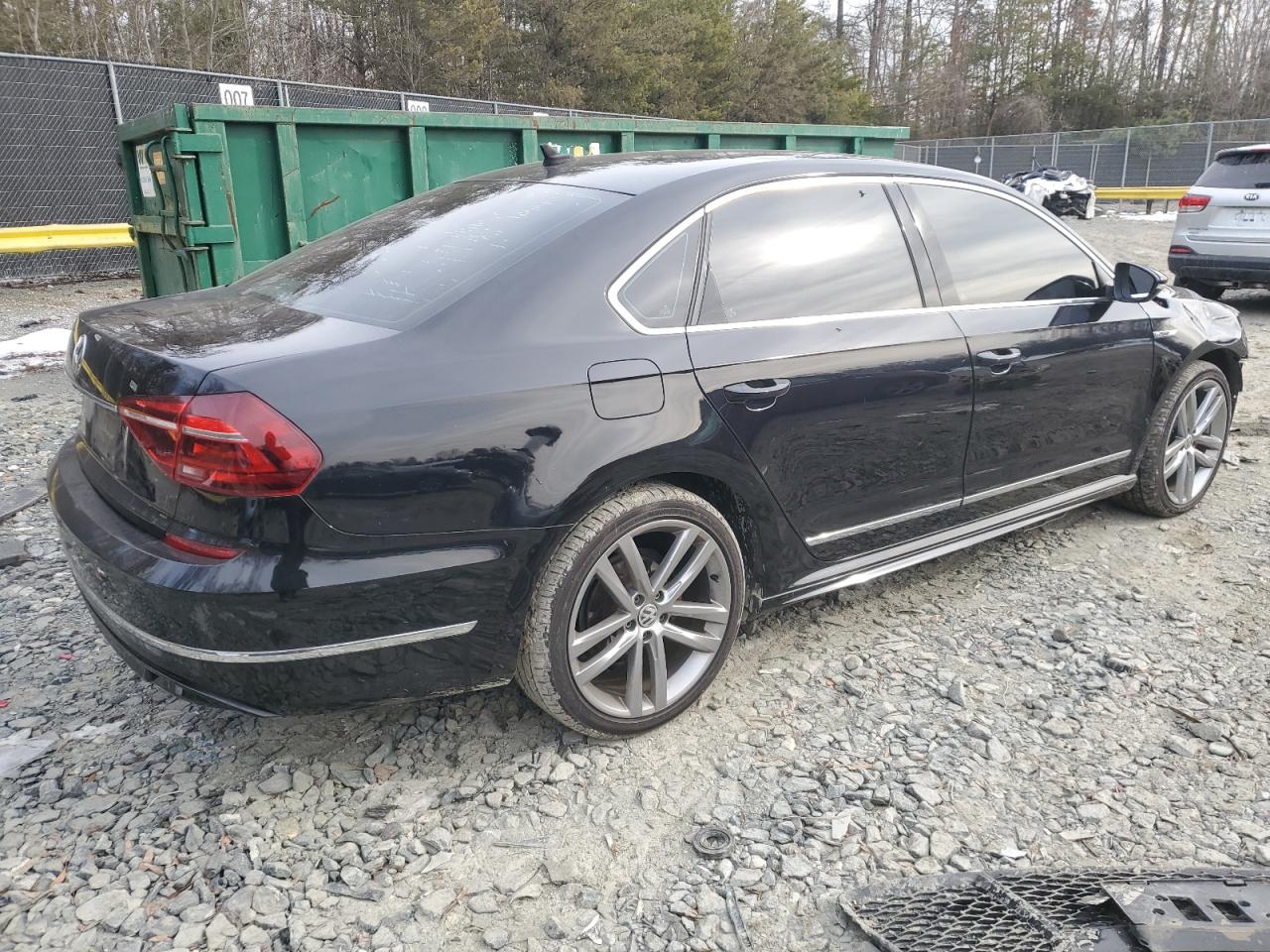2017 Volkswagen Passat - Image 3