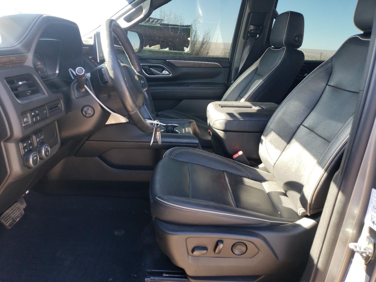 2022 Chevrolet Suburban - Image 7